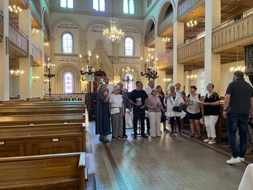 Preparer-laccueil-des-visiteurs-dans-la-synagogue-consistoriale-de-Metz.jpg